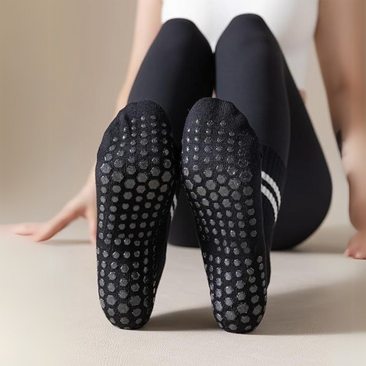 Black pilates grip socks for women with non-slip soles – The Fit Fab Co

